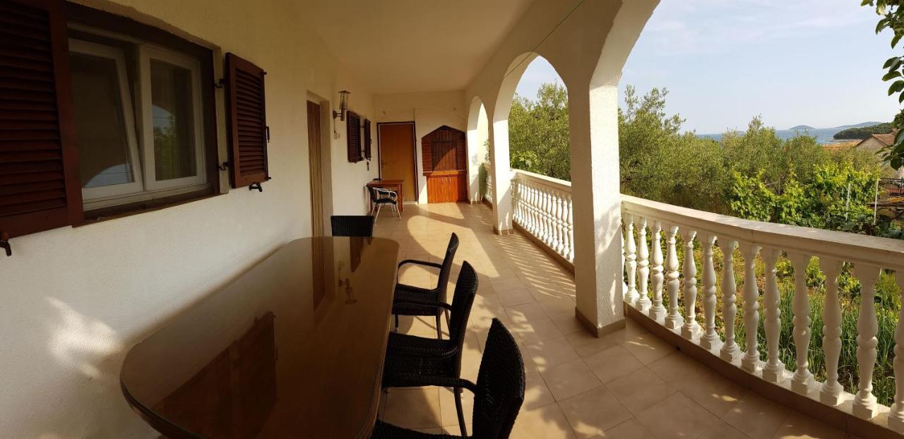 Apartmani Ela Првич-Лука Экстерьер фото
