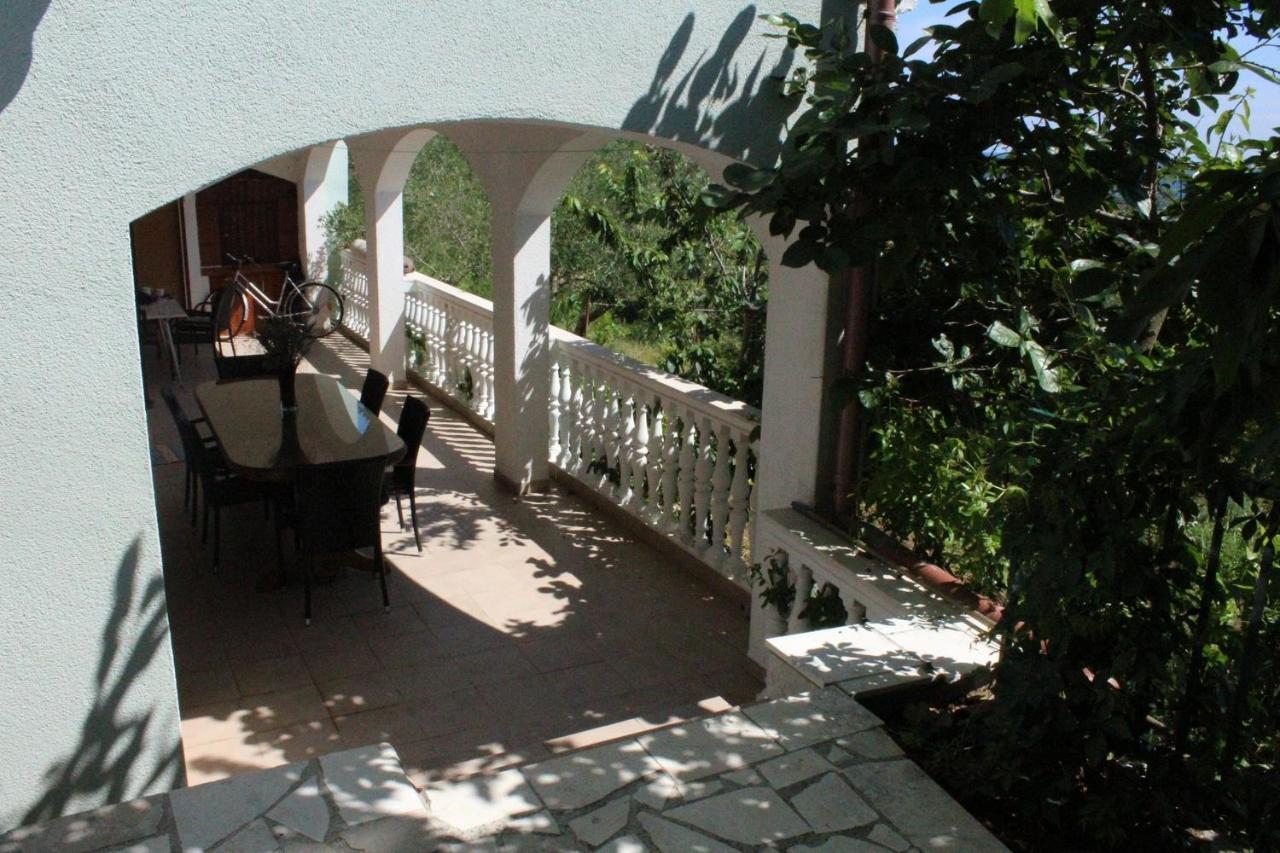 Apartmani Ela Првич-Лука Экстерьер фото