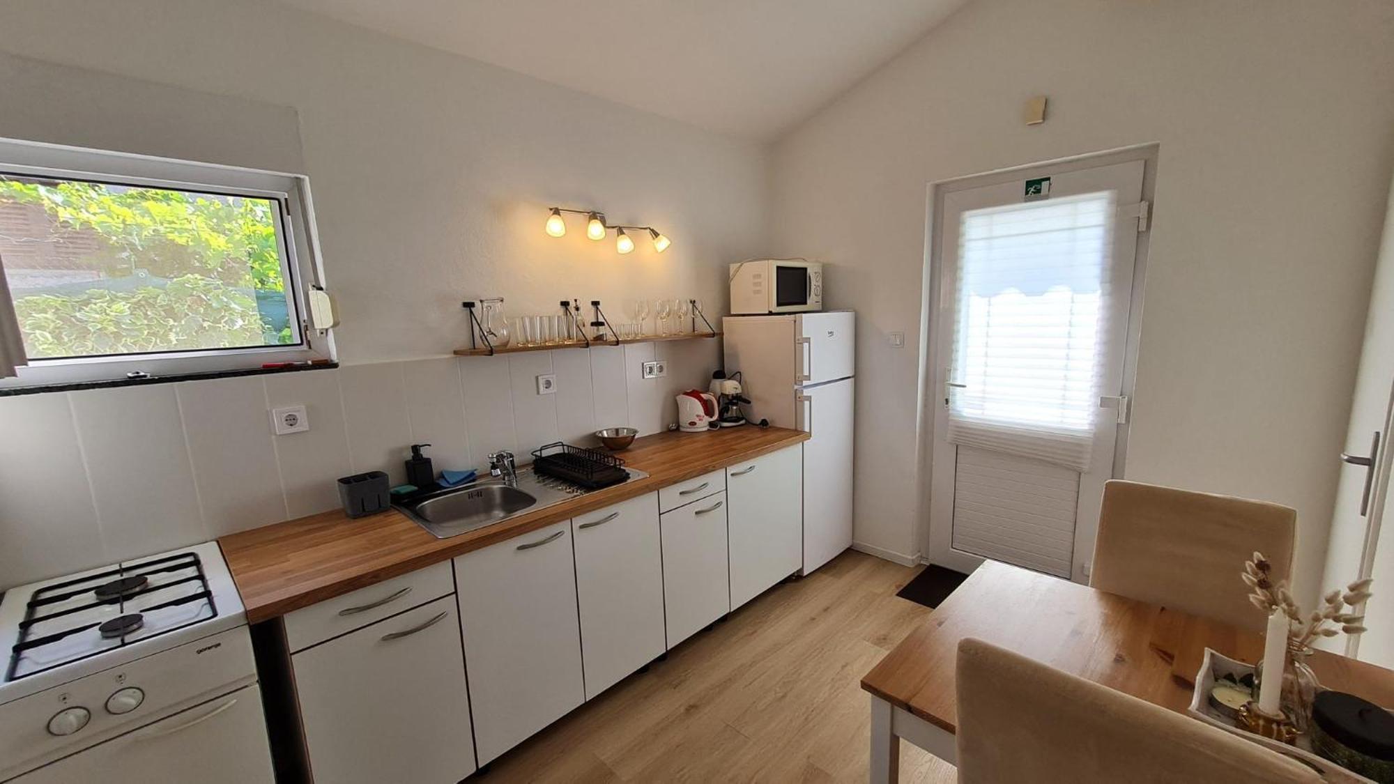 Apartmani Ela Првич-Лука Экстерьер фото