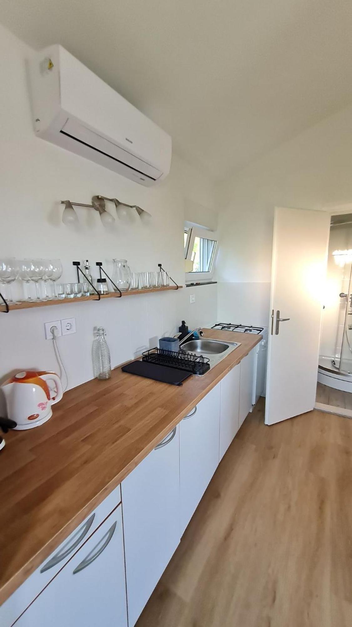 Apartmani Ela Првич-Лука Экстерьер фото