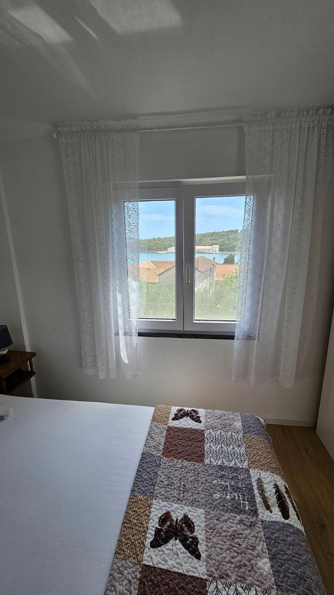 Apartmani Ela Првич-Лука Экстерьер фото